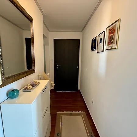 Minea & Angelina Apartment