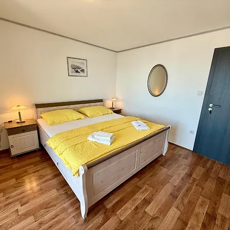 Minea & Angelina Apartment