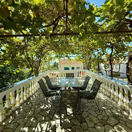 Minea & Angelina Apartment *